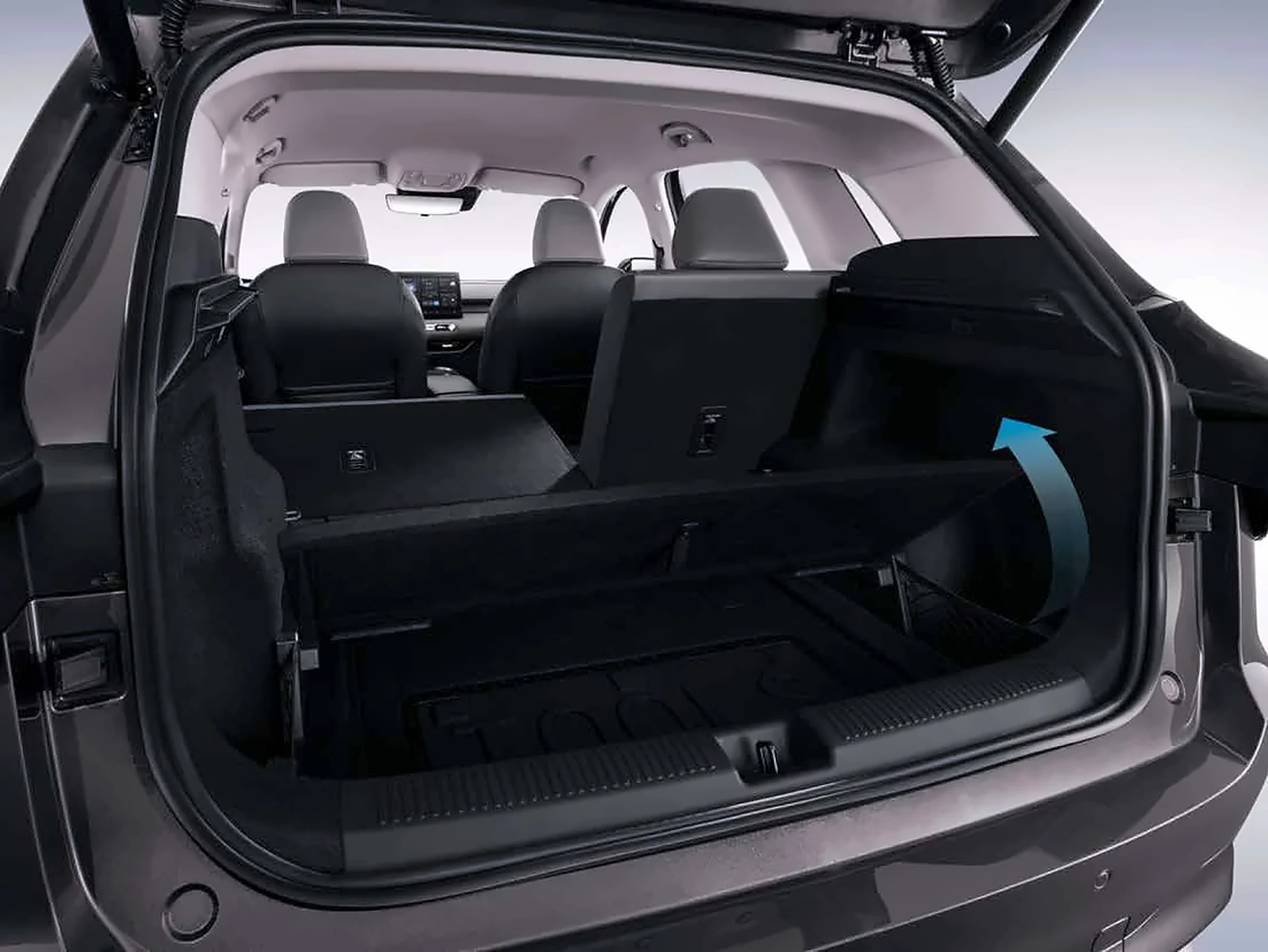 Open boot with rear seats folded and adjustable floor Open boot with rear seats folded and adjustable floor